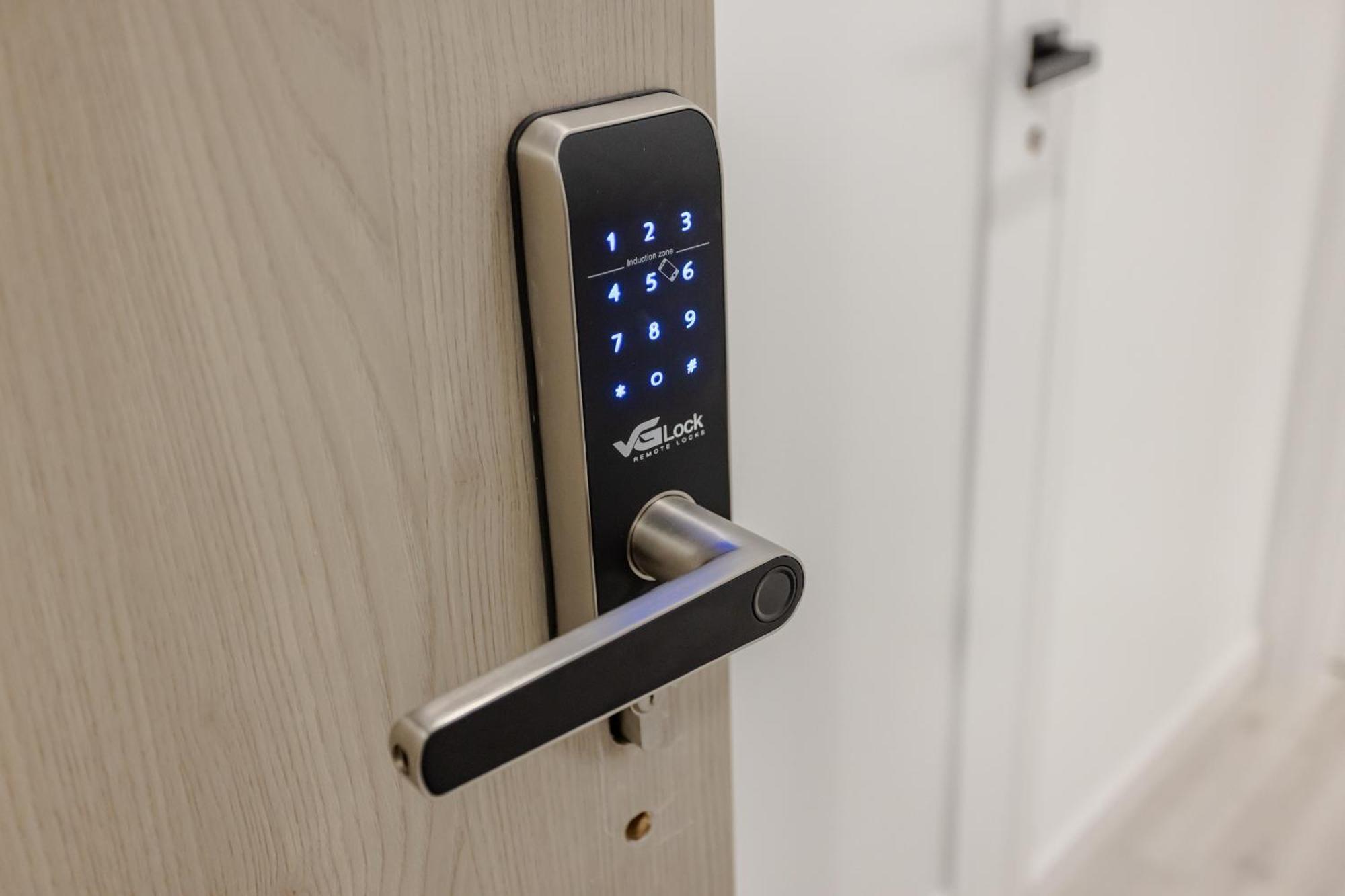 Very Berry - Katowicka 2c - Z Balkonem I Garazem- Self Check In 24h Apartment