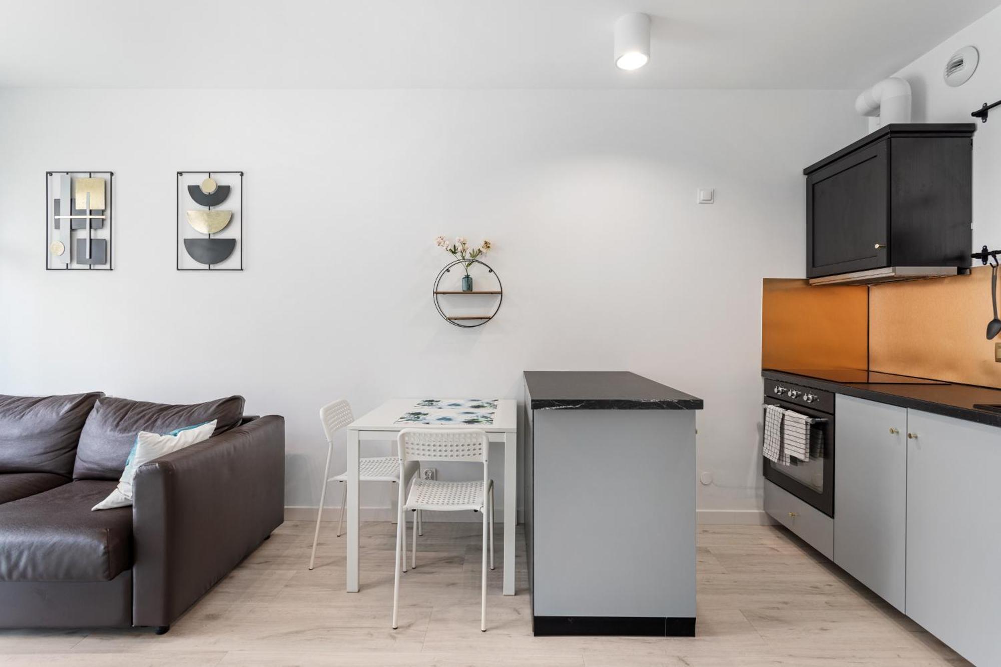 Apartment Very Berry - Katowicka 2c - Z Balkonem I Garazem- Self Check In 24h Poznan